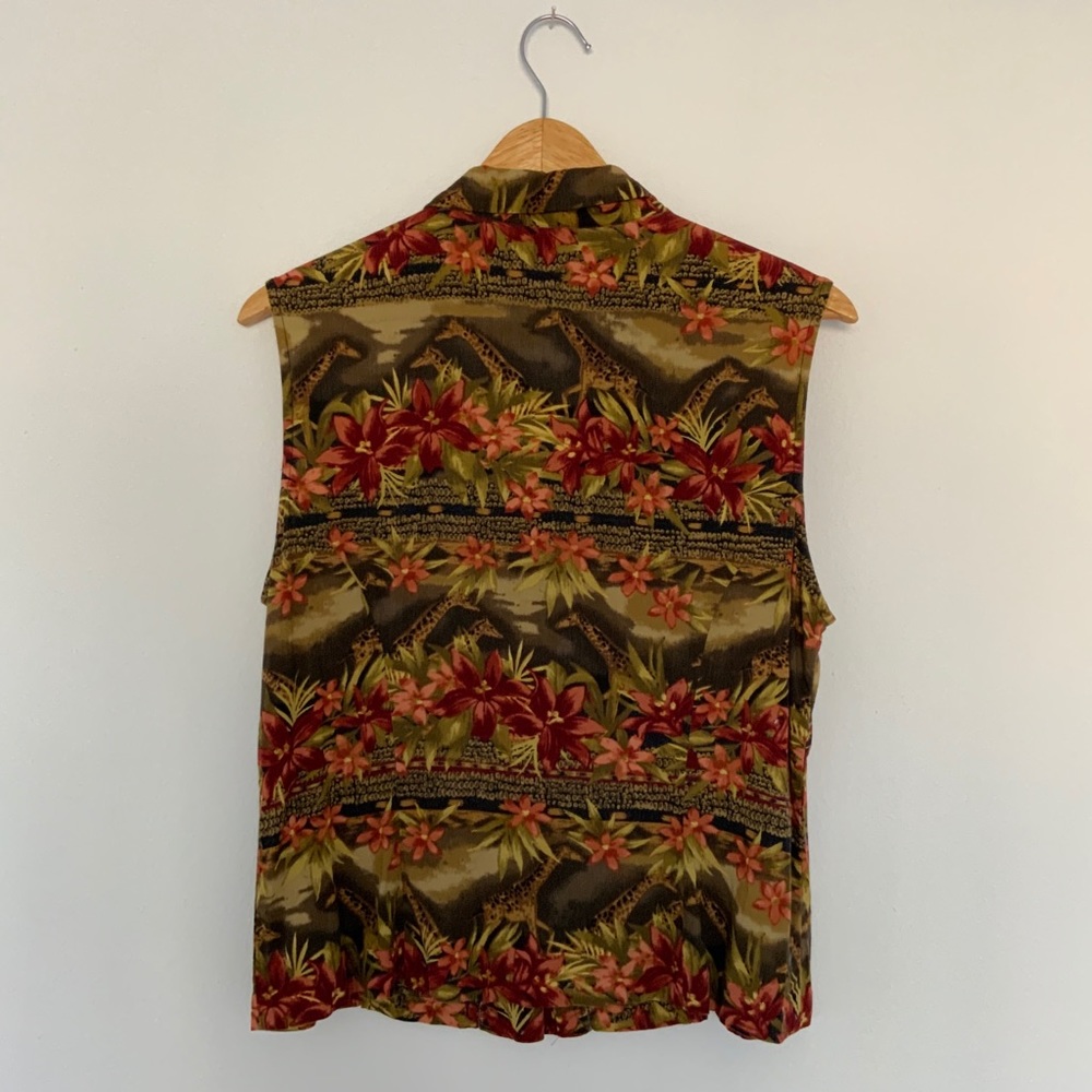 Vintage Giraffe Safari Sleeveless Button Down - Picture 3 of 8
